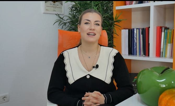“Flini para orës 12, konsumoni 2-3 litra ujë në ditë”, këshillat e nutricionistes për tu dobësuar shëndetshëm