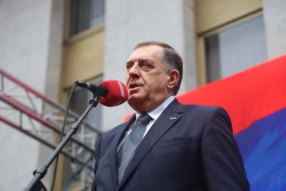 Dodik “blindon” republikën Srpska, kalon ligje që s’njohin sovranitetin e Bosnjës