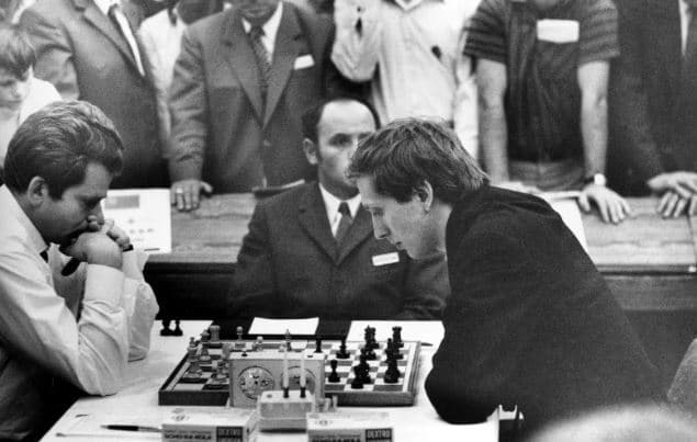 Vdes në moshën 88-vjeçare legjenda e Shahut Boris Spassky