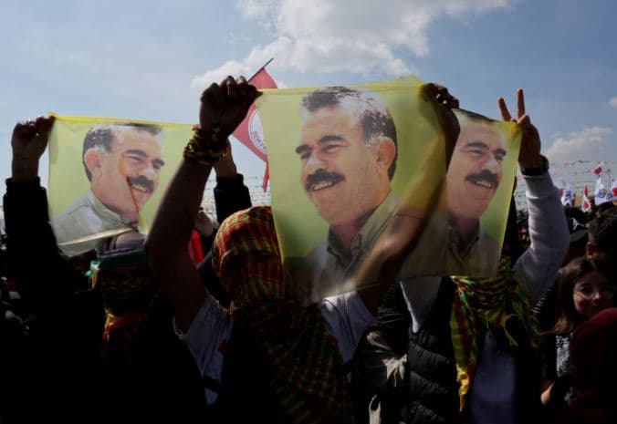 Konflikti 40-vjeçar me Turqinë/ PKK gati të dorëzojë armët, Erdogan përshëndet thirrjen e Oçalan
