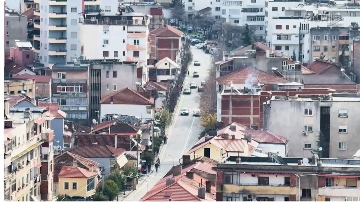 Rriten ndjeshëm çmimet e pronave. Kryesojnë blerjet në qendrat e qyteteve dhe zonat turistike