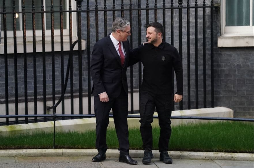 Samit për Ukrainën në Londër/ Starmer- Zelensky firmosin marrëveshjen për ndihmat