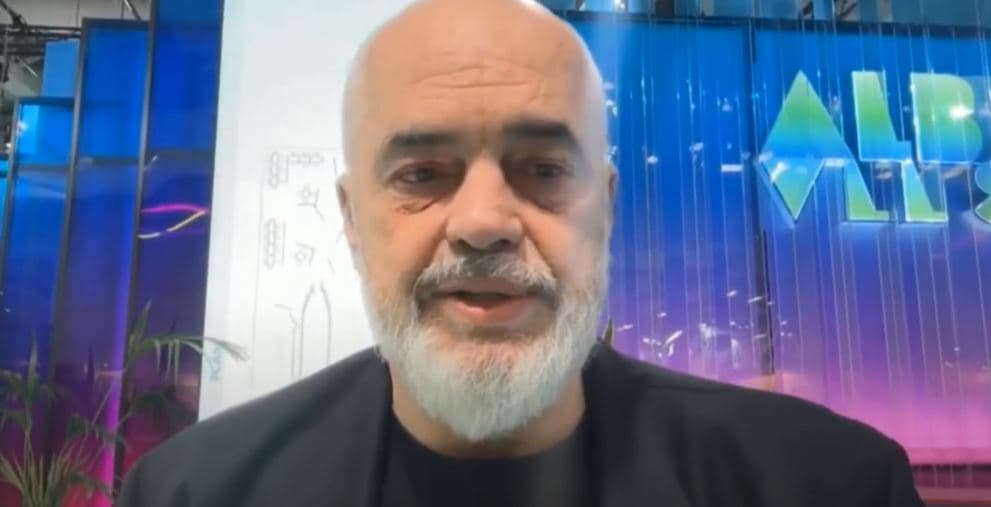 A e kalon dot oqeanin? Rama: Jo vetëm e kaloj, por do t’i bëj një surprizë të këndshme kënetës!