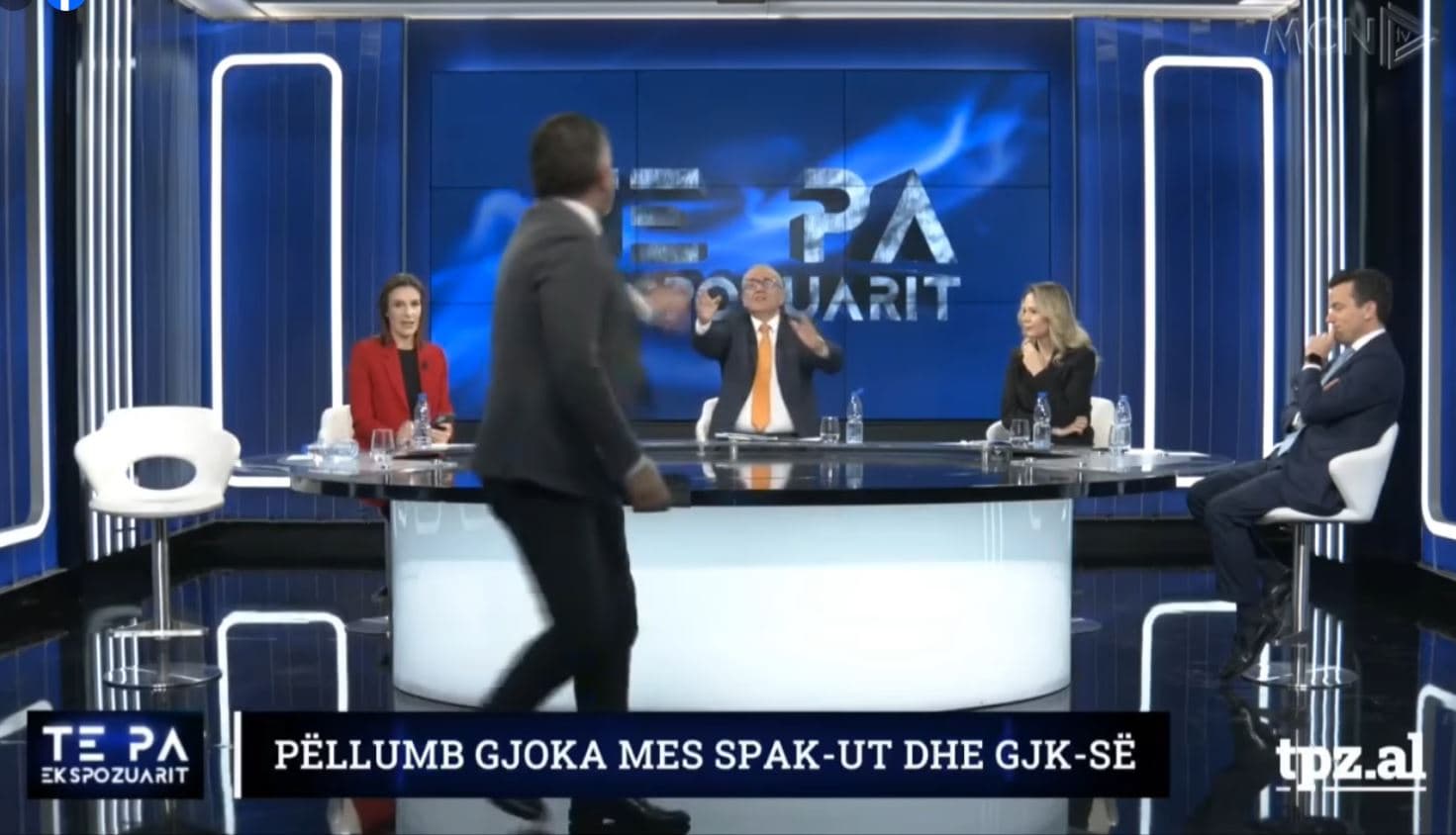 I ndërprenë fjalën, Andi Bushati largohet nga studio (VIDEO)