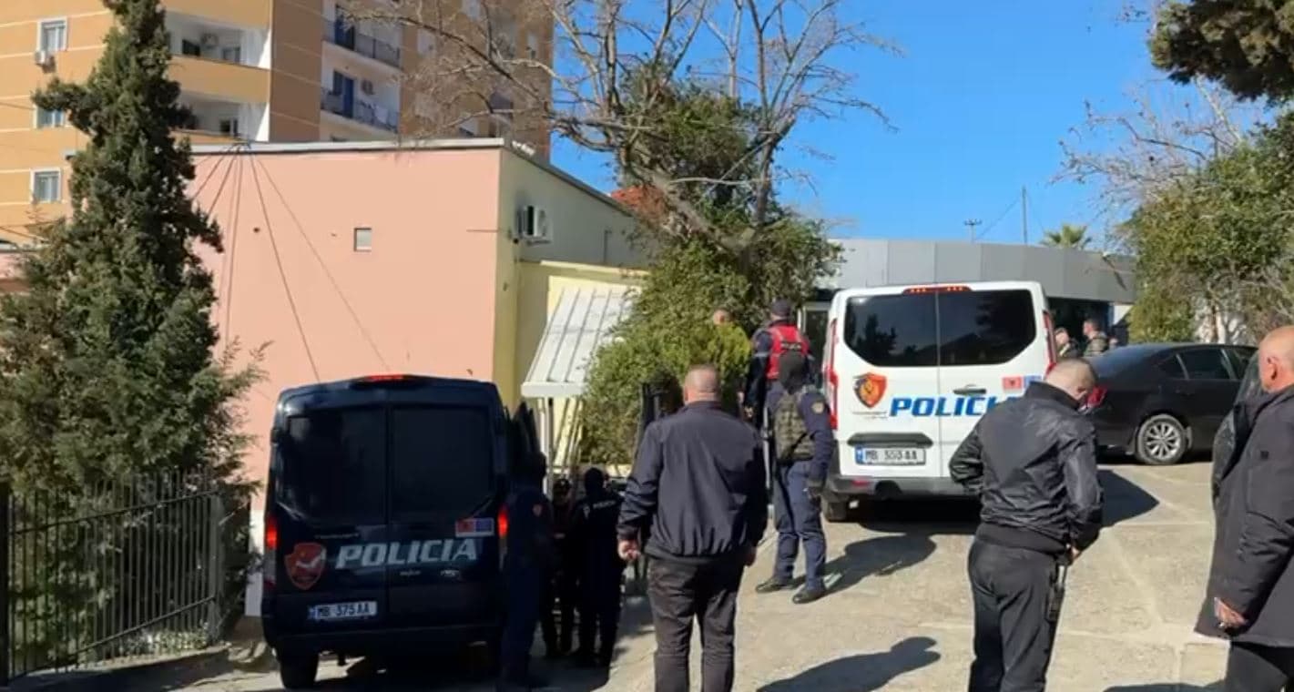 Pjesë e një grupi që i vendoste gjoba bizneseve në Kurbin, del para gjykatës 46-vjeçari Jetmir Llanaj