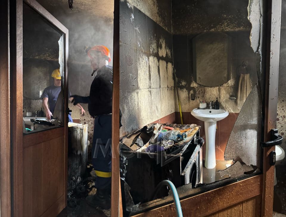 Digjet një banesë në Gjirokastër, shkaktohen dëme materiale