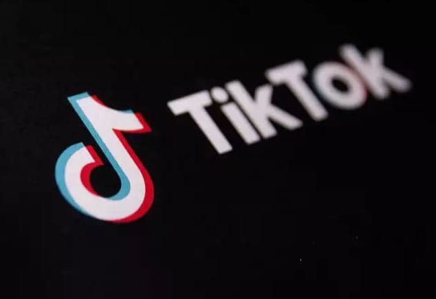 TikTok forcon luftën ndaj llogarive që publikojnë vetëm përmbajtje të krijuar nga inteligjenca artificiale 