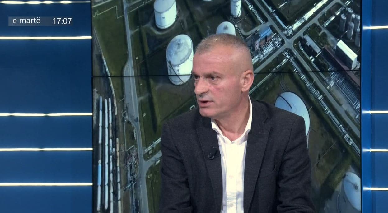 Elezi: Gazifikimi i Korçës është në të mirë të qytetarëve. Gazi është më lirë se energjia elektrike, nuk ndotet ambienti (VIDEO)