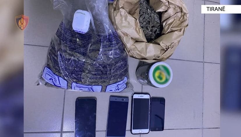  Po tentonin të shisnin lëndë narkotike, arrestohen dy persona në Tiranë