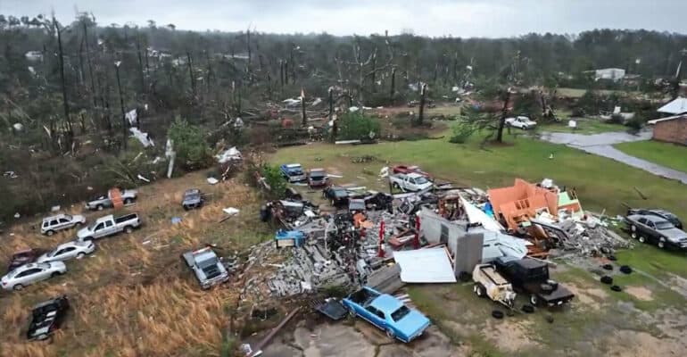 Tornadot godasin Amerikën, rreth 34 të vdekur