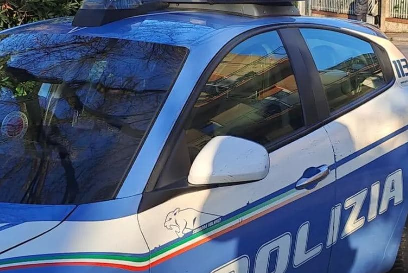 Foshnja e sapolindur mbërrin nga Maroku në Itali në një çantë pazari, gati për t’u shitur 