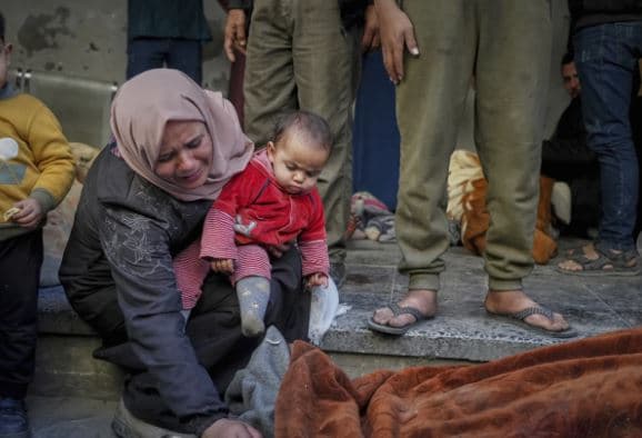 Sulmet izraelite në Gaza, më shumë se 400 palestinezë u vranë