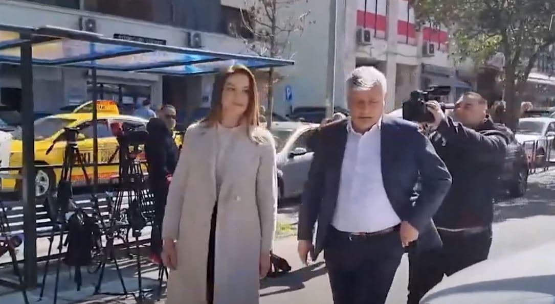 Ajola Xoxa “rrëfehet” në SPAK/ Rama: Dhimbje dhe krenari për shokët e burgosur  (VIDEO)
