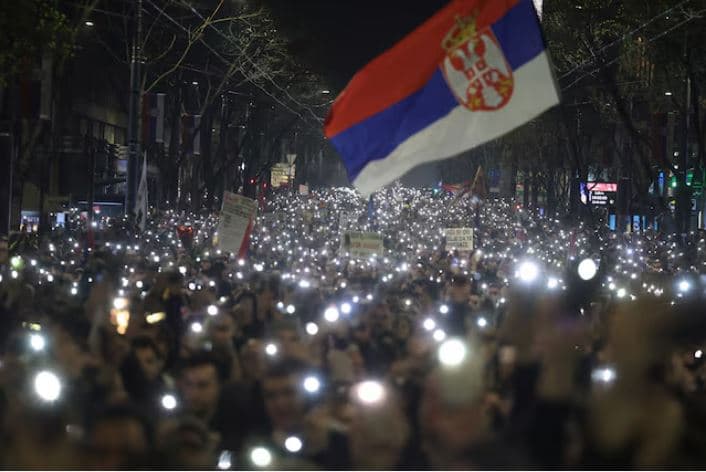 Zëvendëskryeministri i Serbisë: Spiunët rusë ndihmojnë në shtypjen e protestave