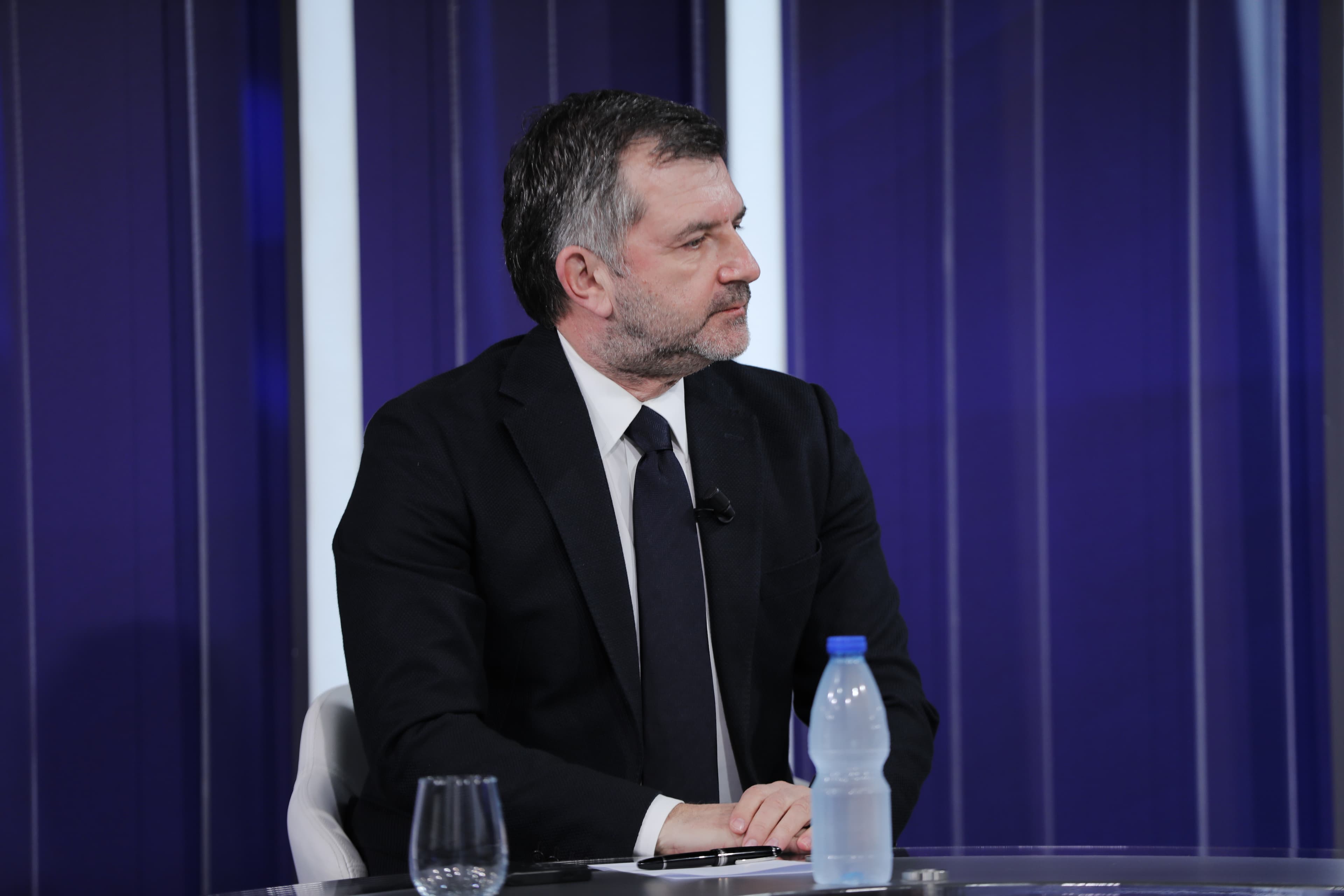 Bushati: Nëse Veliaj është në burg me leje të Ramës, të harxhojë sa të dojë se nuk ndryshon gjë