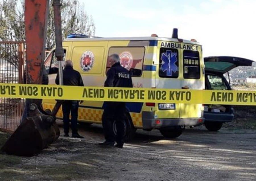 Humbi jetën ndërsa po çmontonte skelën, arrestohet drejtuesja teknike e punimeve në Kavajë