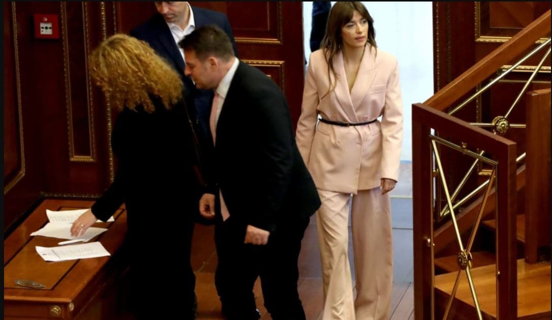 Kuvendi i Kosovës s’del nga ngërçi, sërish vetëm 57 vota për Albulena Haxhiun