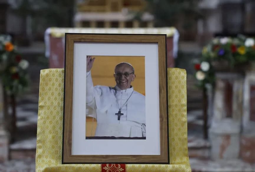 Qeveria shpall ditë zie, ditën e funeralit të Papa Françeskut