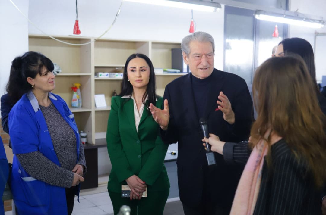Berisha: Do favorizojmë bizneset e çelura nga gratë. Kredi të buta dhe një vit pa sigurime shoqërore