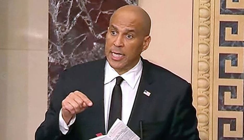 Rekord në Senatin e SHBA, senatori Booker fjalim 25 orë pa pushim (VIDEO)