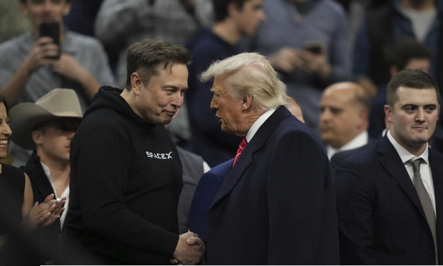 Musk pritet të tërhiqet nga drejtimi i DOGE 