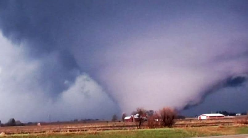 Stuhitë dhe tornadot godasin jugun dhe perëndimin e SHBA, 7 të vdekur