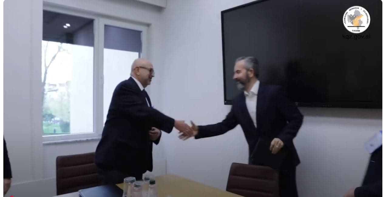 Gati zarfet me fletët e votimit për diasporën. Celibashi: Do të shkojnë në 85 vendet e botës