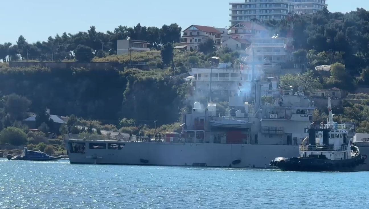 Mbërrin në portin e Shëngjinit, anija me 40 emigrantë nga Italia