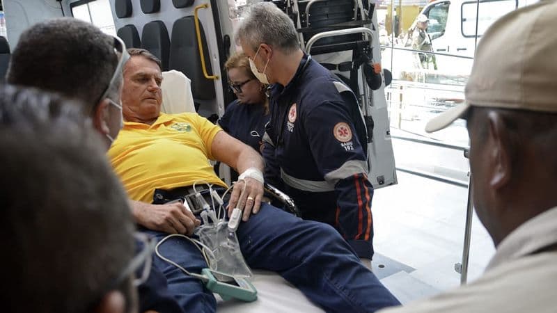 Brazil, ish-Presidenti Bolsonaro shtrohet në spital me dhimbje të forta