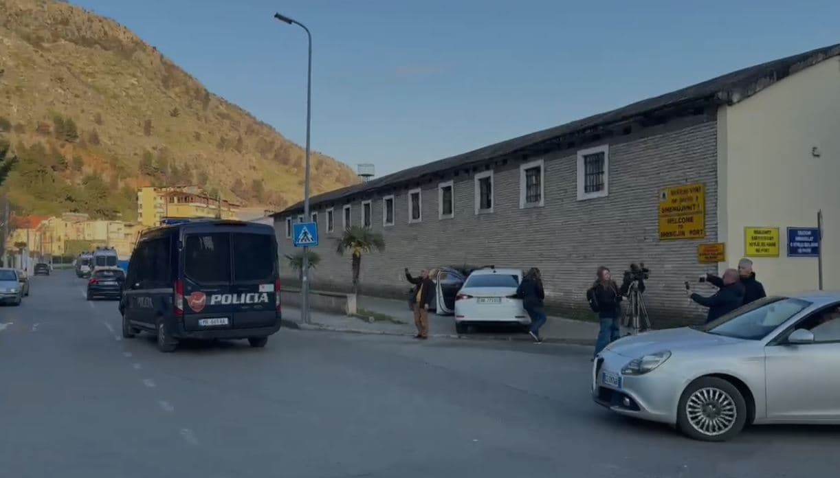 40 emigrantët e ardhur nga Italia vendosen në kampin e Gjadrit