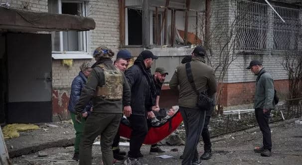Rusia sulmon me raketa qytetin Sumy, humbin jetën 20 civilë 