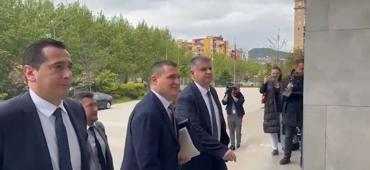 Shteti "mbron" korrupsionin. Dumani ripërsërit kërkesën për zgjatjen e mandatit të prokurorëve