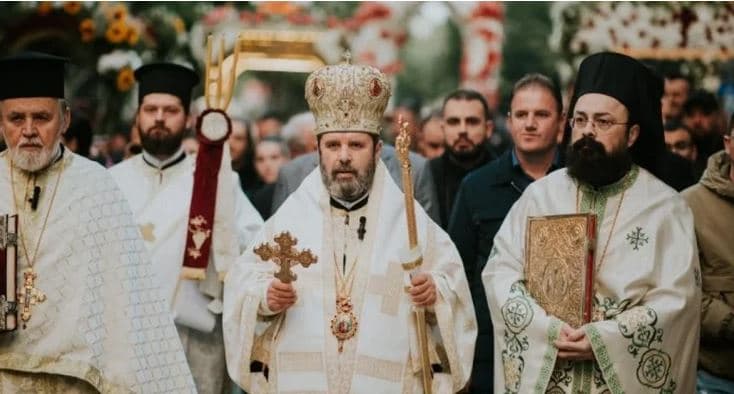 Besimtarët e krishterë festojnë Pashkët, mesazhi i Krypeshkopit Joan dhe Arqipeshkvit Dodaj