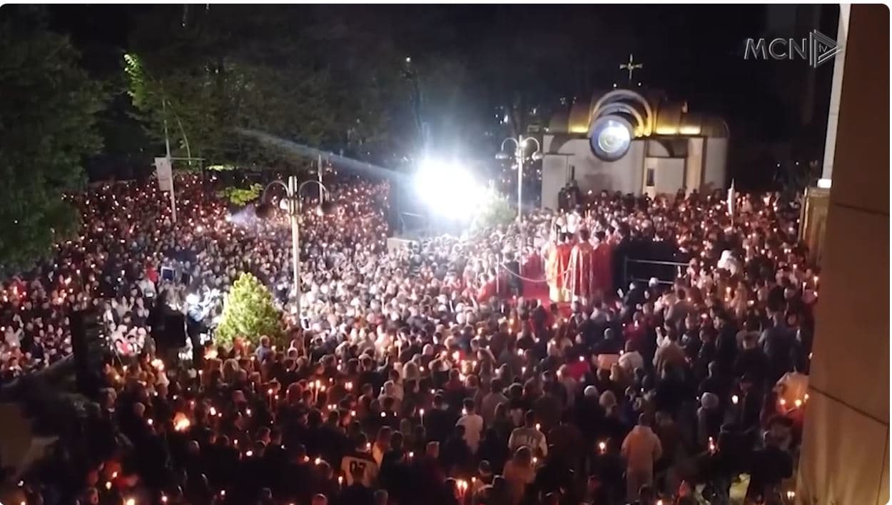 Të krishterët kremtojnë Pashkën, lutje dhe mesazhe për paqe e dashuri