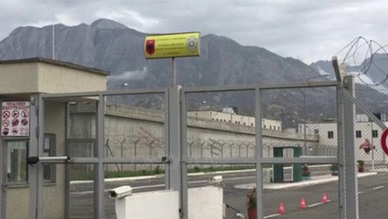 Jep dorëheqjen drejtori i burgut të Peqinit