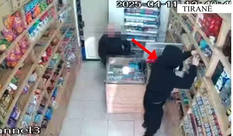  I dyshuar për 7 vjedhje, arrestohet 28-vjeçar në Tiranë