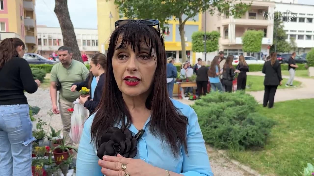 Lulet që çelin për libra / Fëmijët e Lezhës ndërtojnë bibliotekat e së ardhmes (VIDEO)