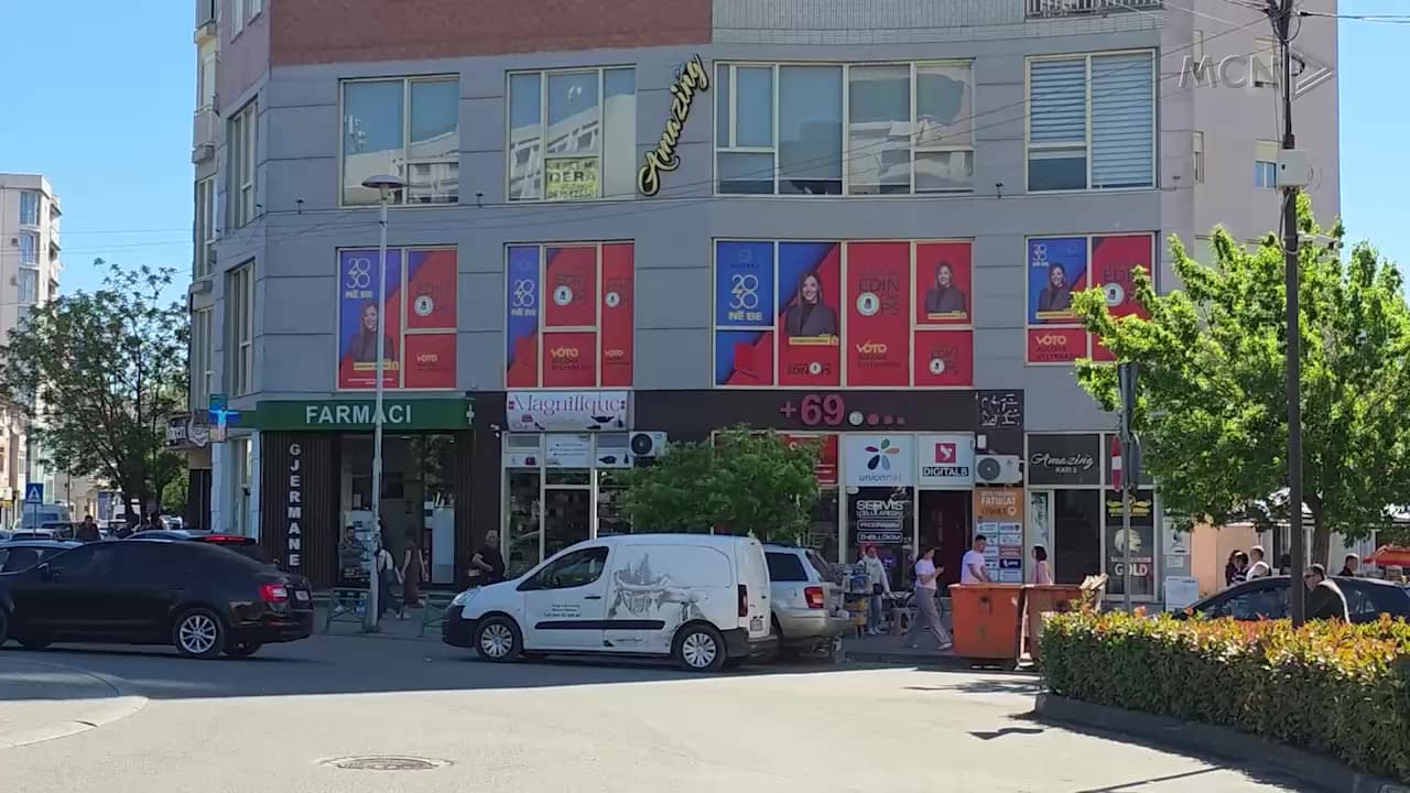 Beteja për 14 mandatet e Elbasanit / Fushata arrin kulmin mes akuzave dhe pritshmërive (VIDEO)
