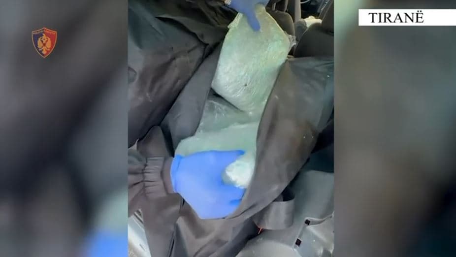 Me 60 kg kanabis në makinë, arrestohen dy persona në Thumanë 
