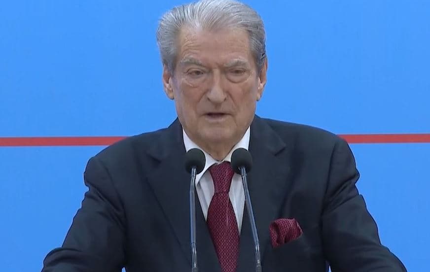 “Ryshfet për raportet e vëzhguesve”/ Berisha: SHBA nuk ka reaguar ende për zgjedhjet (VIDEO)
