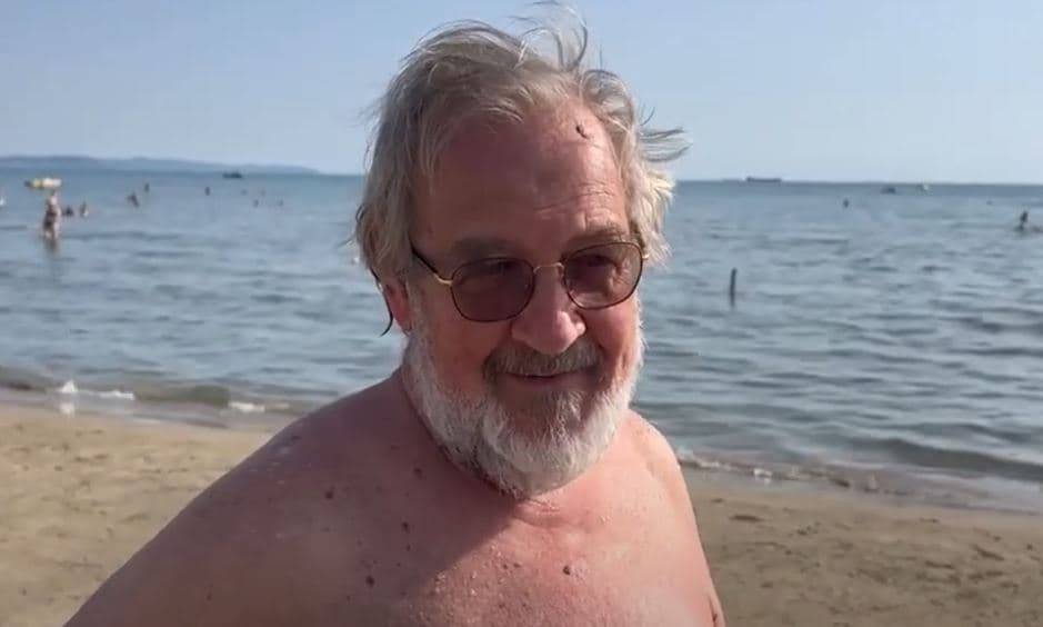 “Mungojnë hapësirat publike”/ Turistët në Durrës: Na pëlqen qyteti, por jo papastërtia (VIDEO)