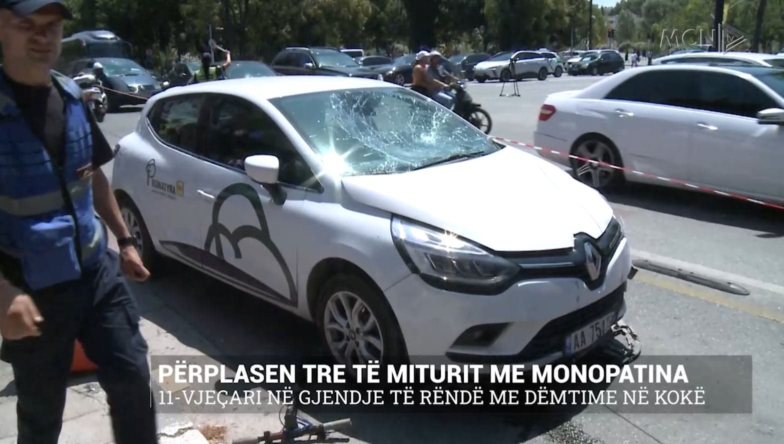 Përplasen 3 të miturit me monopatinë/ 11-vjeçari në gjendje të rëndë me dëmtime në kokë (VIDEO)