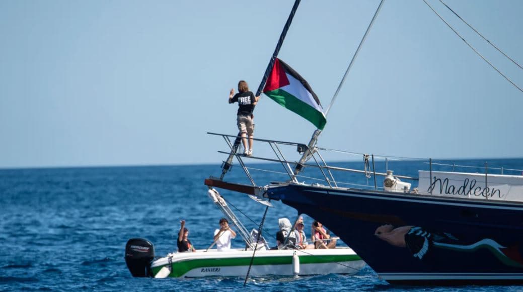 Izraeli zotohet të ndalojë anijen me ndihma të Greta Thunberg dhe aktivistëve të tjerë 