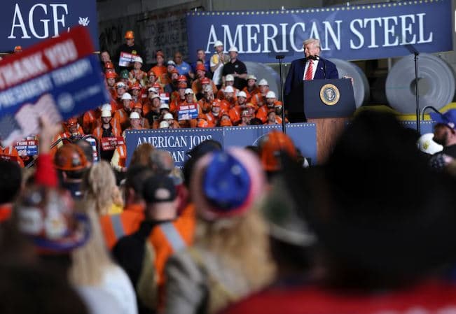 Trump: SHBA-të do të dyfishojnë tarifat për importet e çelikut dhe aluminit në 50%