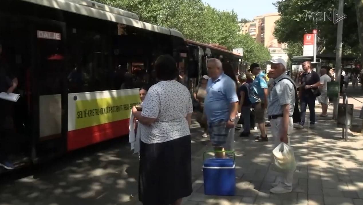 Transporti, kaos dhe mungesë kushtesh/ Mema: Bashkia duhet të ushtrojë kontrolle (VIDEO)
