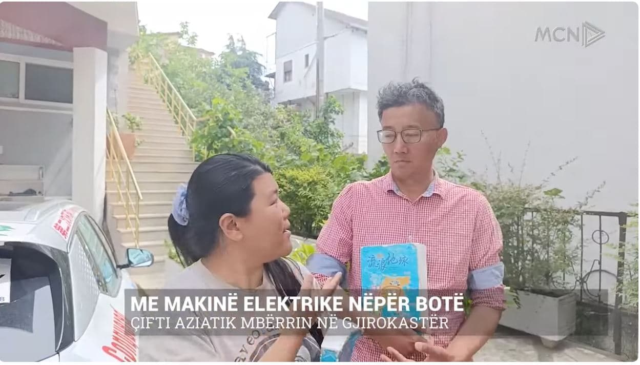 Me makinë elektrike nëpër botë. Çifti aziatik mbërrin në Gjirokastër