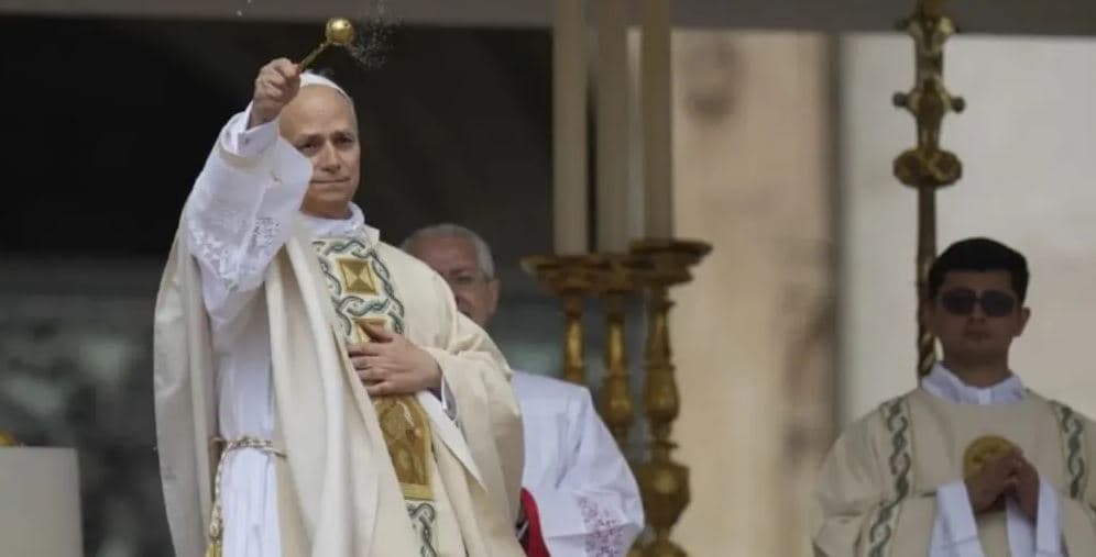 Fronëzohet Papa Leone i XIV: Të ecim në rrugën e dashurisë së Zotit