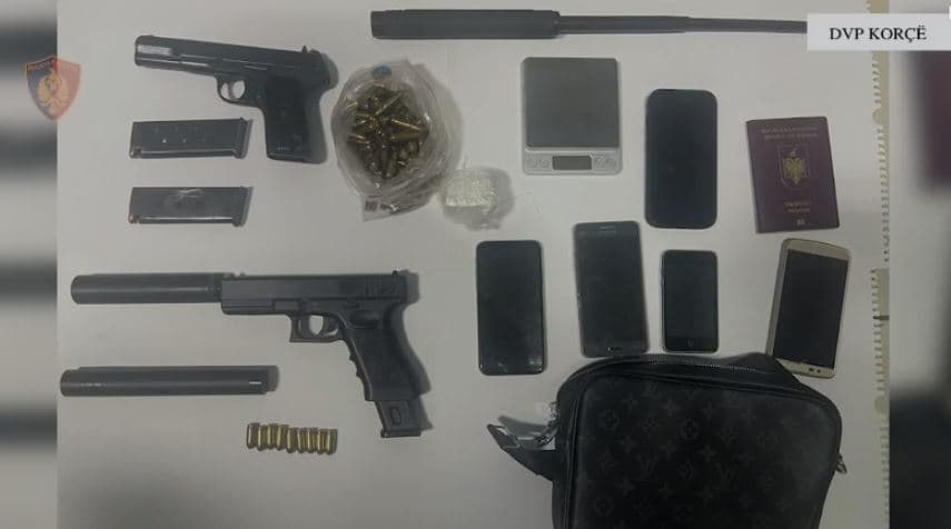 Kokainë dhe armë me silenciator, arrestohet një person me rrezikshmëri të lartë në Pogradec