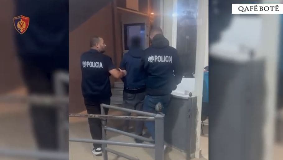 Transportonte emigrantë kundrejt pagesës drejt Greqisë, arrestohet një person në Qafë Botë