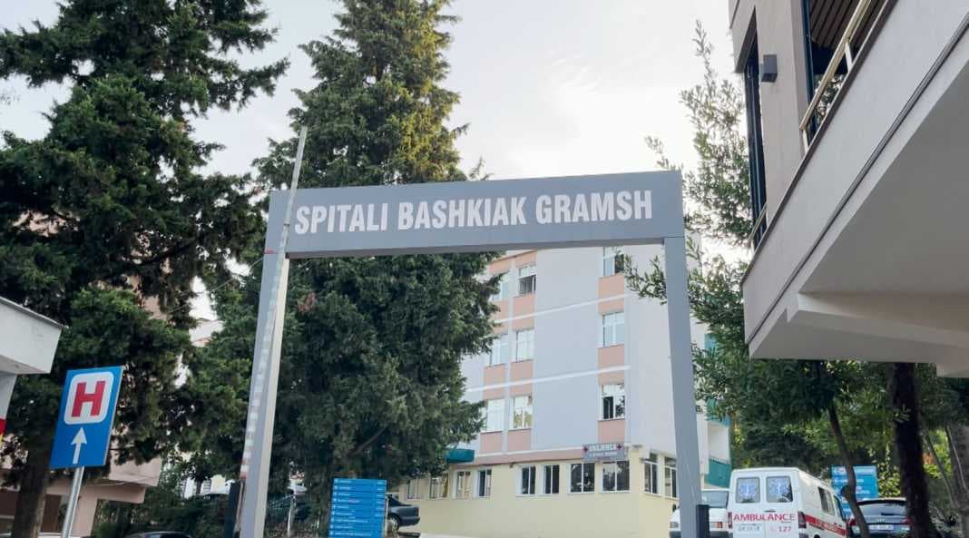 Helmimi masiv i fëmijëve në Gramsh/ Ekzaminohen mostrat e ushqimeve, sekuestrohen kartelat klinike